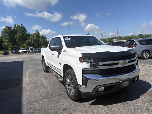 Used 2022 Chevrolet Silverado 1500 LT AWD/4WD image 4