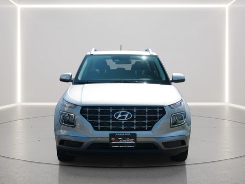 Used 2025 Hyundai Venue SEL FWD image 12