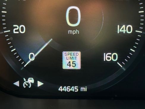 Used 2021 Volvo XC60 T8 R-Design w/ Advanced Package image 20