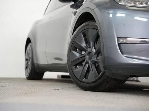 Used 2021 Tesla Model Y Long Range AWD/4WD image 15