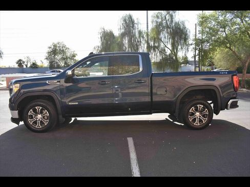 Used 2020 GMC Sierra 1500 SLE image 3