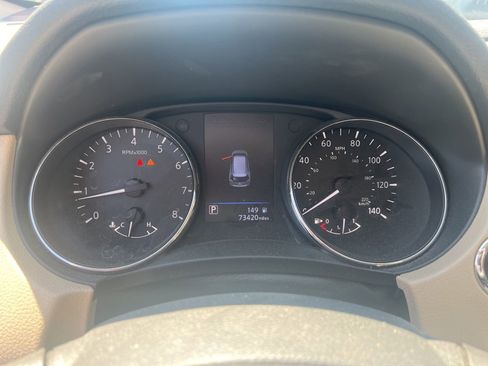 Used 2018 Nissan Rogue SV AWD/4WD image 9