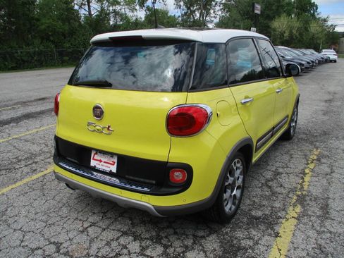 Used 2017 FIAT 500L Trekking w/ Premium Package FWD image 3