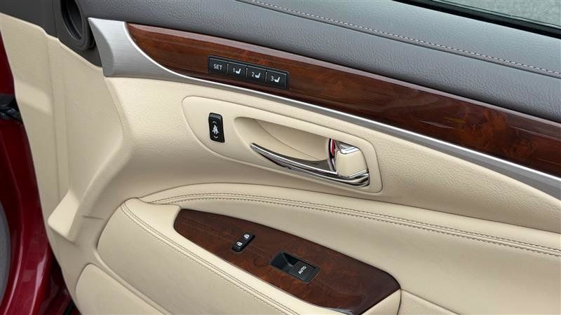 Used 2013 Lexus LS 460 AWD w/ Comfort Pkg image 37