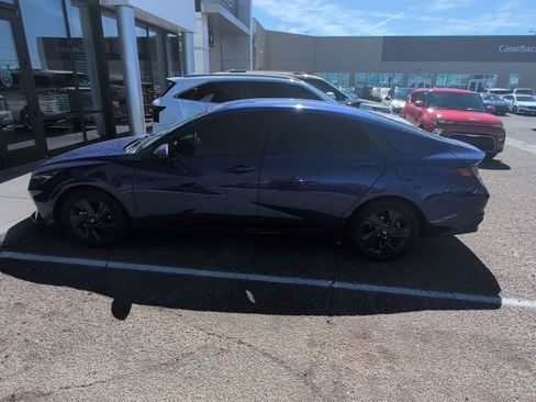 Used 2023 Hyundai Elantra SEL FWD image 5