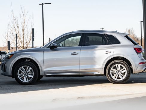 Certified 2023 Audi Q5 2.0T Premium w/ Convenience Package image 6