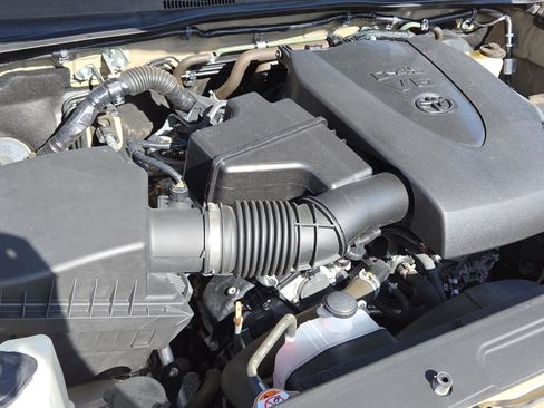 Used 2019 Toyota Tacoma SR5 image 23