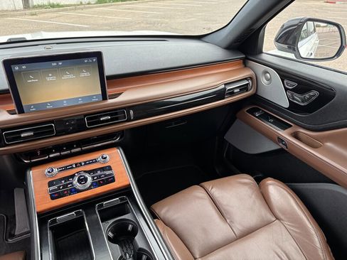 Used 2020 Lincoln Aviator Reserve w/ Equipment Group 201A image 28