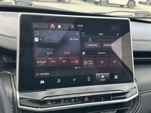 Used 2022 Jeep Compass Altitude w/ Sun and Sound Group image 28