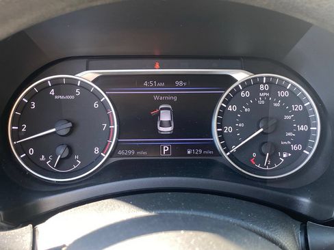 Used 2025 Nissan Sentra SV FWD image 10
