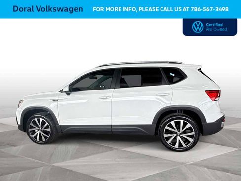 Certified 2022 Volkswagen Taos SE w/ IQ.Drive SE Package image 5