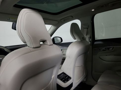 Certified 2023 Volvo XC90 B5 Plus w/ Protection Package image 16