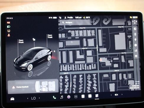 Used 2023 Tesla Model 3 Standard Range image 25