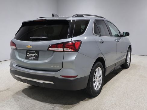 Used 2023 Chevrolet Equinox LT image 2