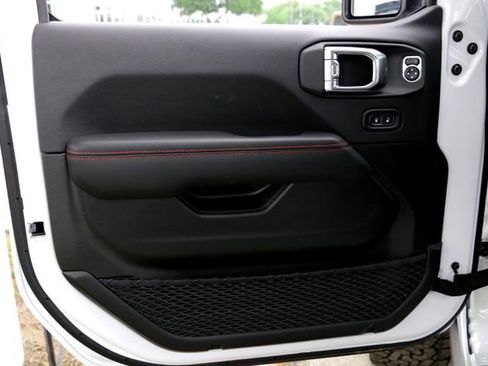 Used 2026 Jeep Wrangler Unlimited Rubicon AWD/4WD image 22