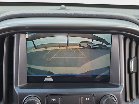 Used 2022 Chevrolet Colorado LT w/ Safety Package RWD image 25