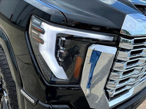 Used 2024 GMC Sierra 2500 Denali w/ Denali Reserve Package AWD/4WD image 34