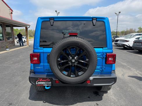 Used 2022 Jeep Wrangler Unlimited Sahara w/ Cold Weather Group image 34