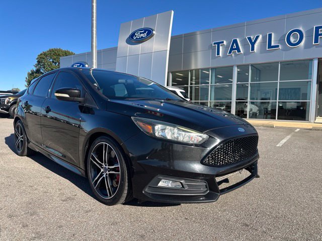 Used 2015 Ford Focus ST FWD image 4
