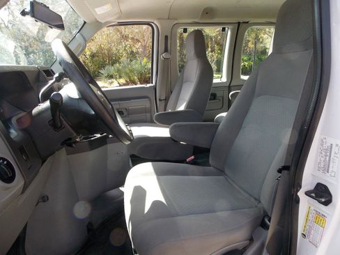 Used 2013 Ford E-350 and Econoline 350 XLT image 8