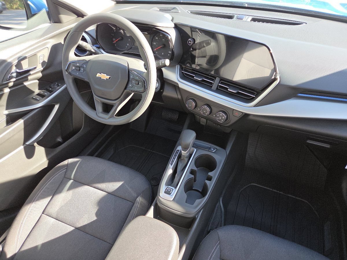 New 2026 Chevrolet Trax LS w/ LS Convenience Package FWD image 24
