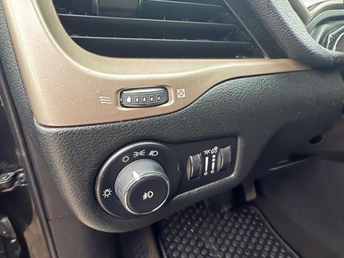 Used 2014 Jeep Cherokee Latitude image 13