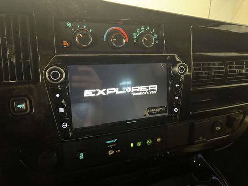 Used 2023 GMC Savana 2500 RWD image 24