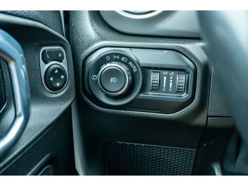 Used 2021 Jeep Wrangler Unlimited Sport image 27