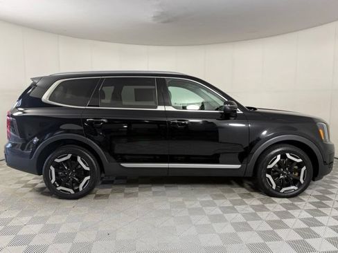 Used 2024 Kia Telluride S w/ S Sunroof Package FWD image 9
