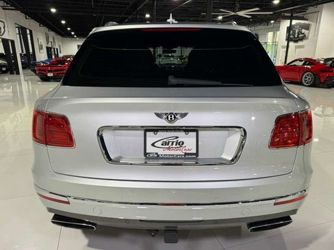 Used 2018 Bentley Bentayga image 6