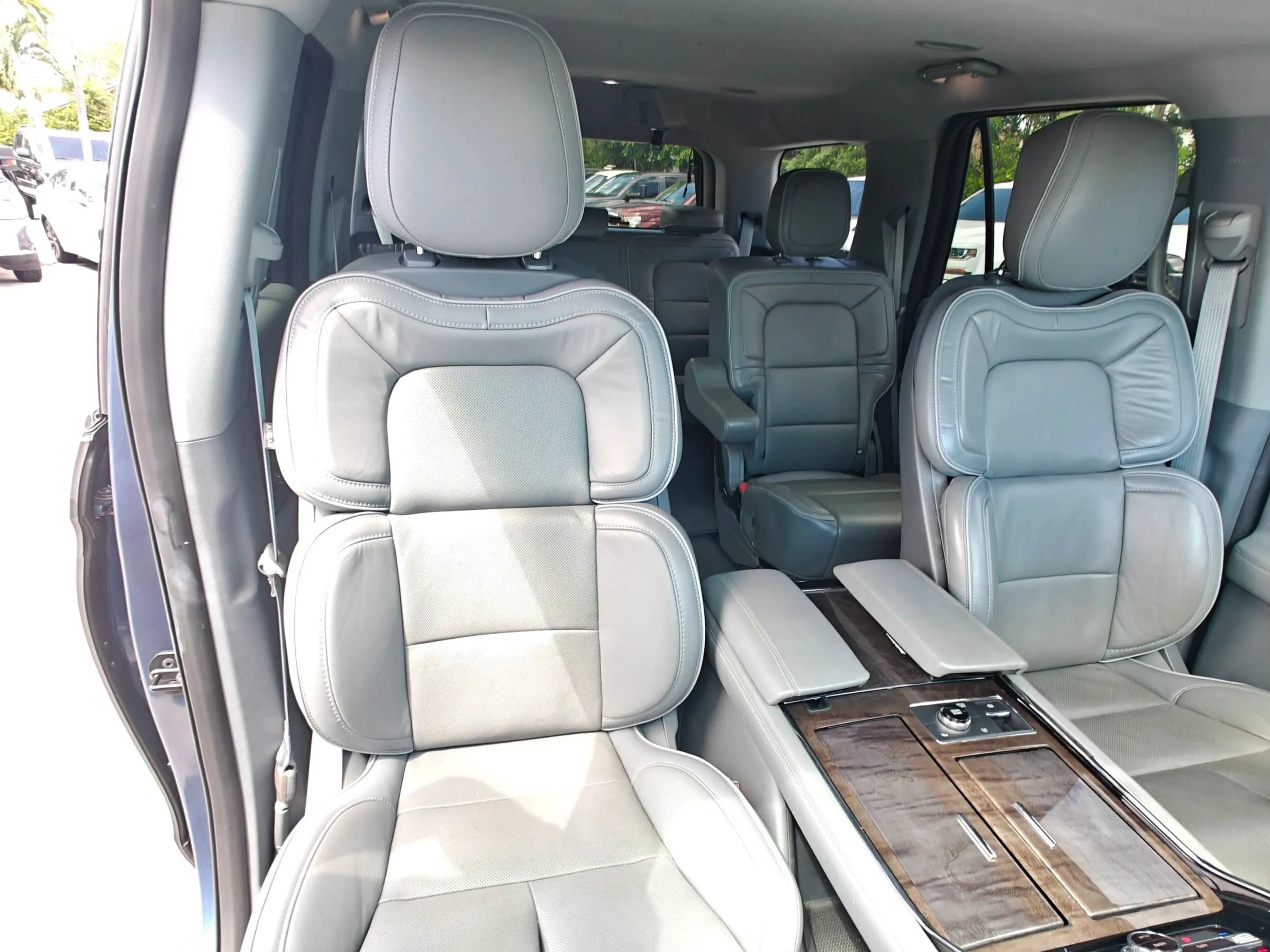 Used 2019 Lincoln Navigator Select RWD image 22