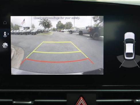 Used 2023 Hyundai Elantra Limited FWD image 16