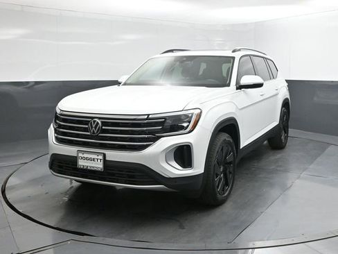 New 2026 Volkswagen Atlas SE image 30