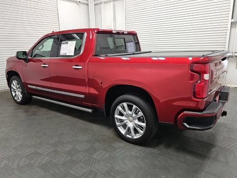 Used 2025 Chevrolet Silverado 1500 High Country AWD/4WD image 6