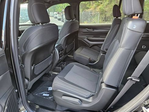 Used 2024 Jeep Grand Cherokee L Laredo w/ Luxury Tech Group I RWD image 11