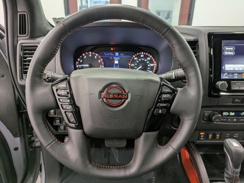 Used 2024 Nissan Frontier PRO-4X w/ Pro Premium Package image 19