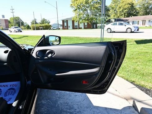 Used 2024 Nissan Z Performance w/ Floor Mat Package image 18