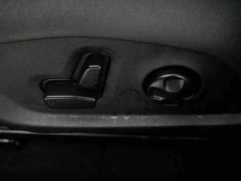 Used 2018 Jeep Compass Latitude w/ Popular Equipment Group image 20