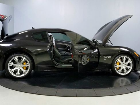 Used 2014 Maserati GranTurismo Sport image 15