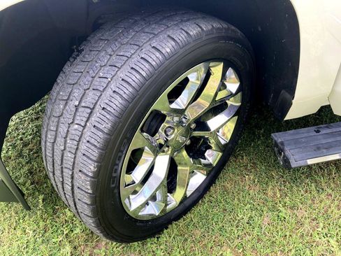 Used 2019 Cadillac Escalade Premium Luxury image 34