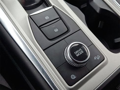 Used 2022 Ford Explorer XLT w/ Equipment Group 202A image 27