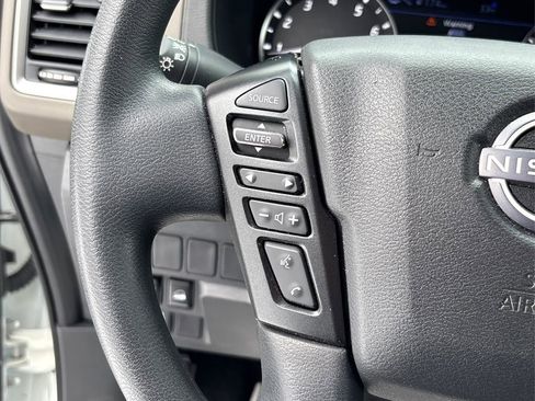 Used 2022 Nissan Frontier SV w/ Technology Package image 22