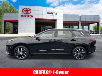 Used 2025 Toyota Crown Signia video 2