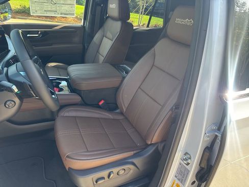 New 2026 Chevrolet Tahoe High Country AWD/4WD image 29