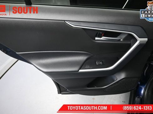 Used 2025 Toyota RAV4 XLE AWD/4WD image 25