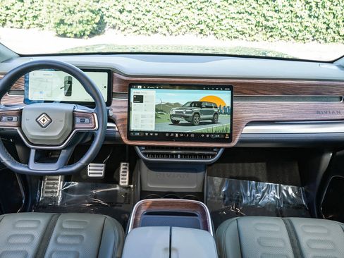 Used 2023 Rivian R1S Adventure image 18