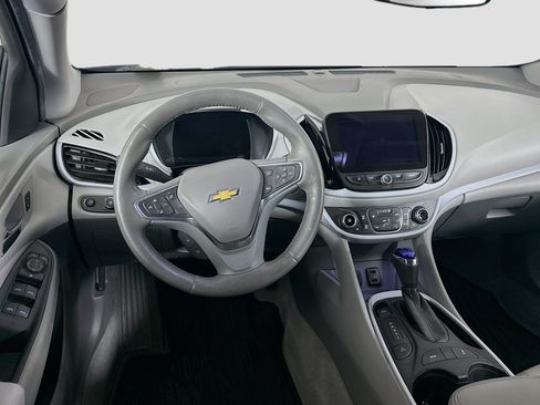 Used 2018 Chevrolet Volt LT w/ Comfort Package FWD image 17