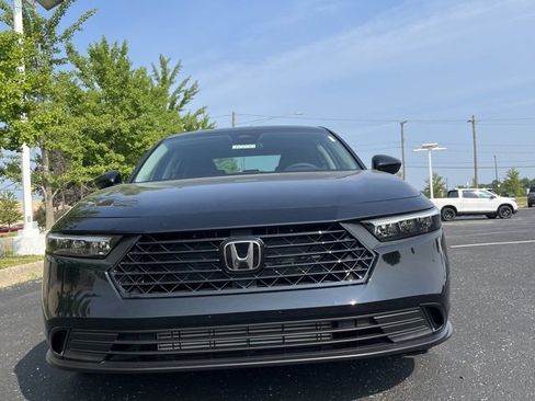 Used 2023 Honda Accord EX image 7