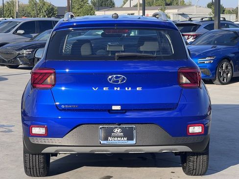 New 2025 Hyundai Venue Limited image 4
