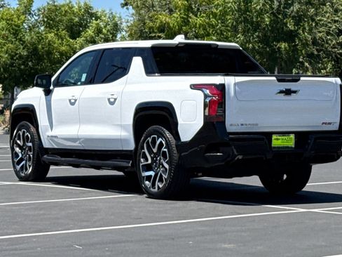 Used 2025 Chevrolet Silverado EV RST AWD/4WD image 3